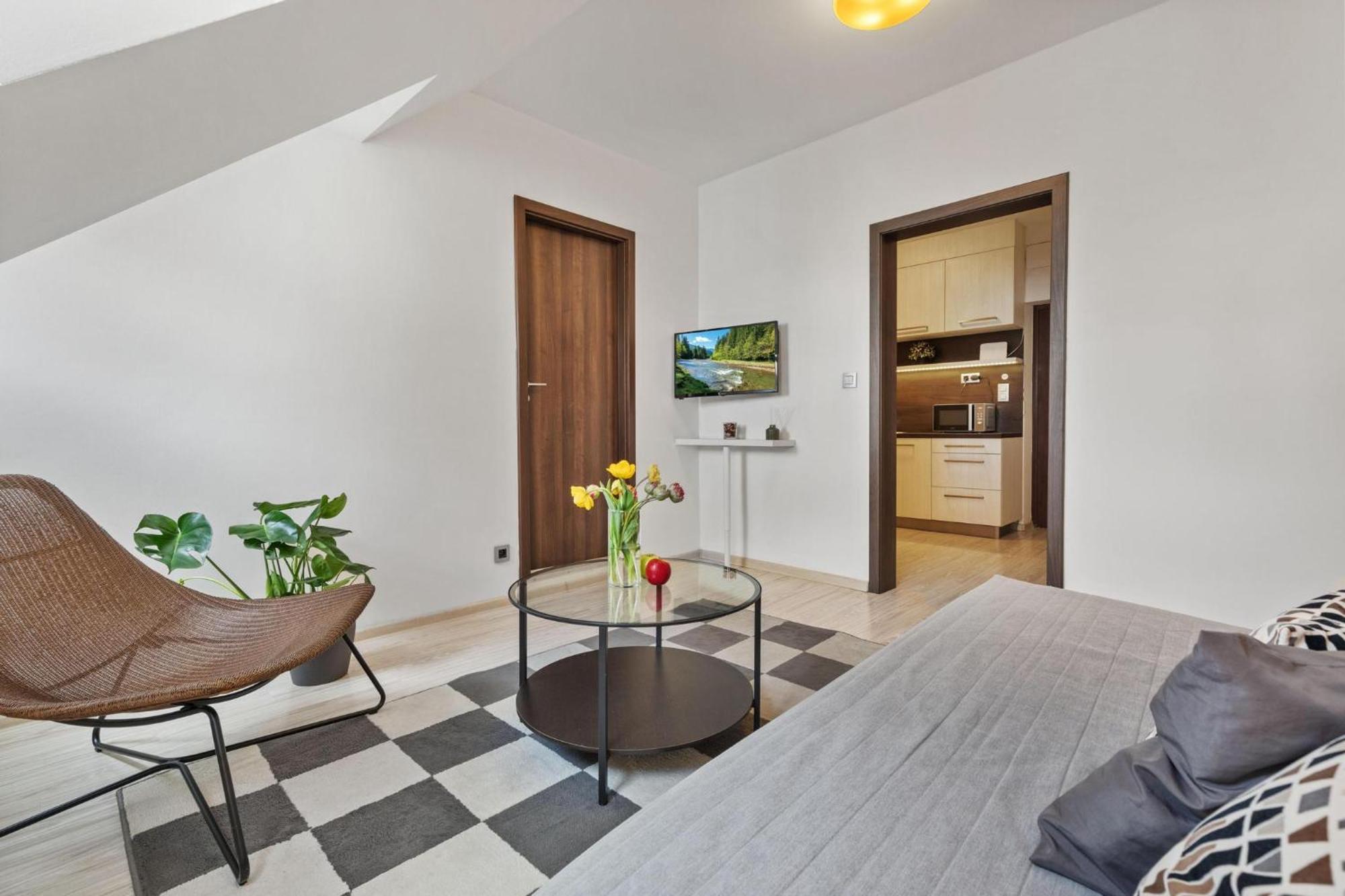 Apple Apartment Братислава Экстерьер фото