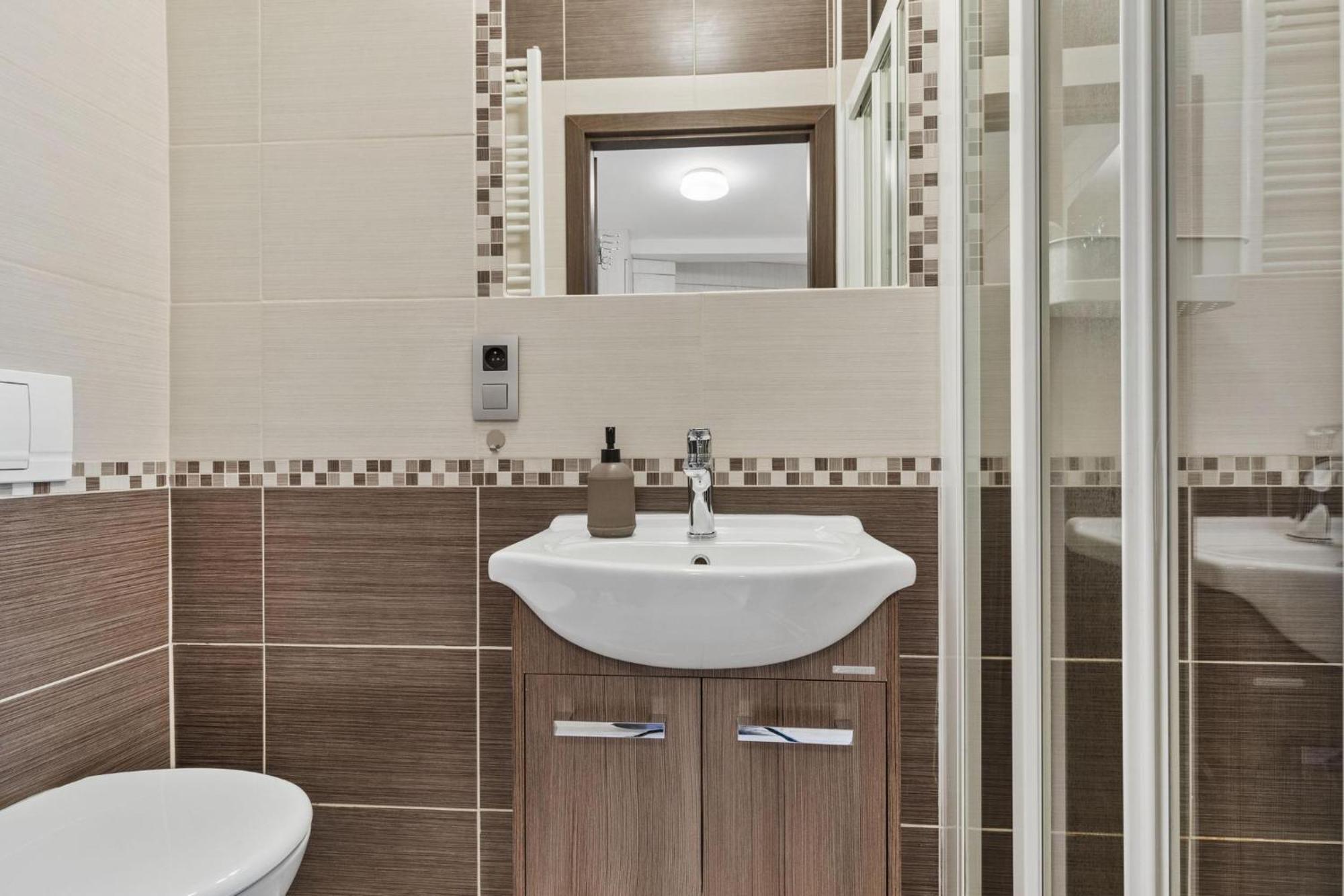 Apple Apartment Братислава Экстерьер фото